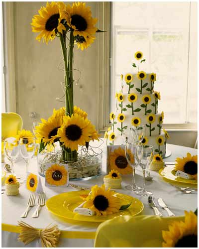 These are some elegant designs for formal summer wedding centerpieces that