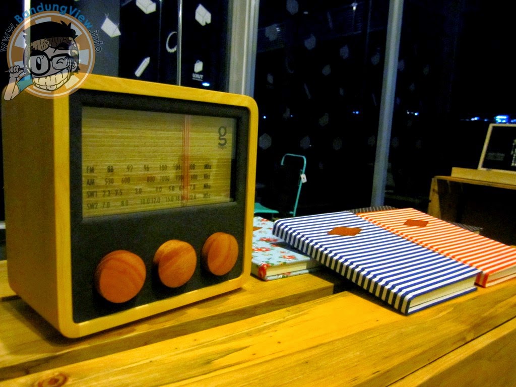 Radio kayu Magno