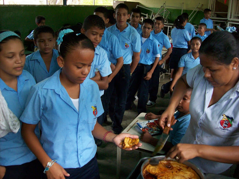 Docentes compartiendo con estudiantes...