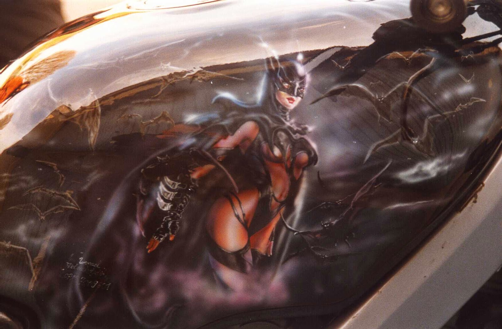 Airbrush NTV 650 Honda Bat-Bike 06 Tank Bemalung