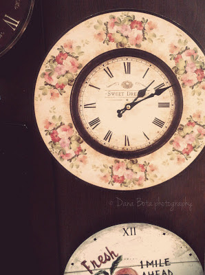 Vintage clock with flowers