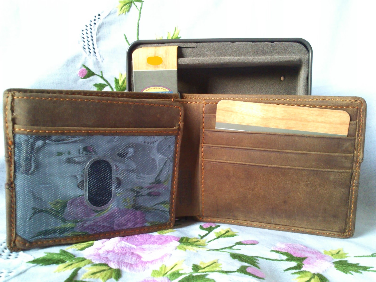 BRANDED ITEM FOR LESS New Arrival of Fossil Mens Wallet