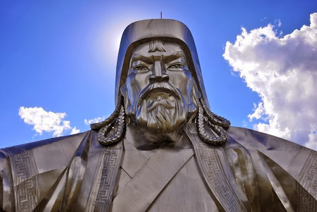 Enorme estatua Genghis Khan Mongolia