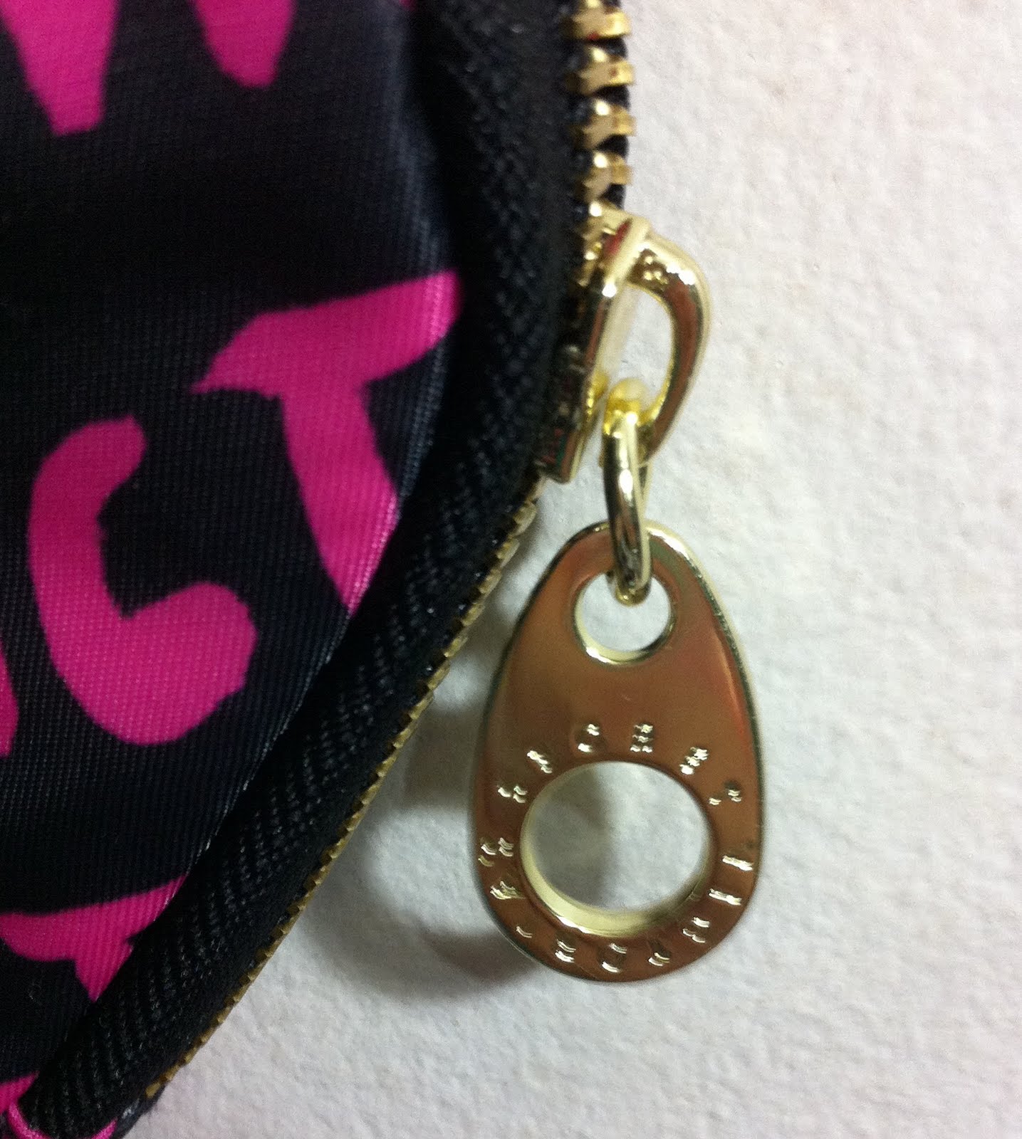 The Clover Beauty Inn Victoria's Secret Laptop Bag