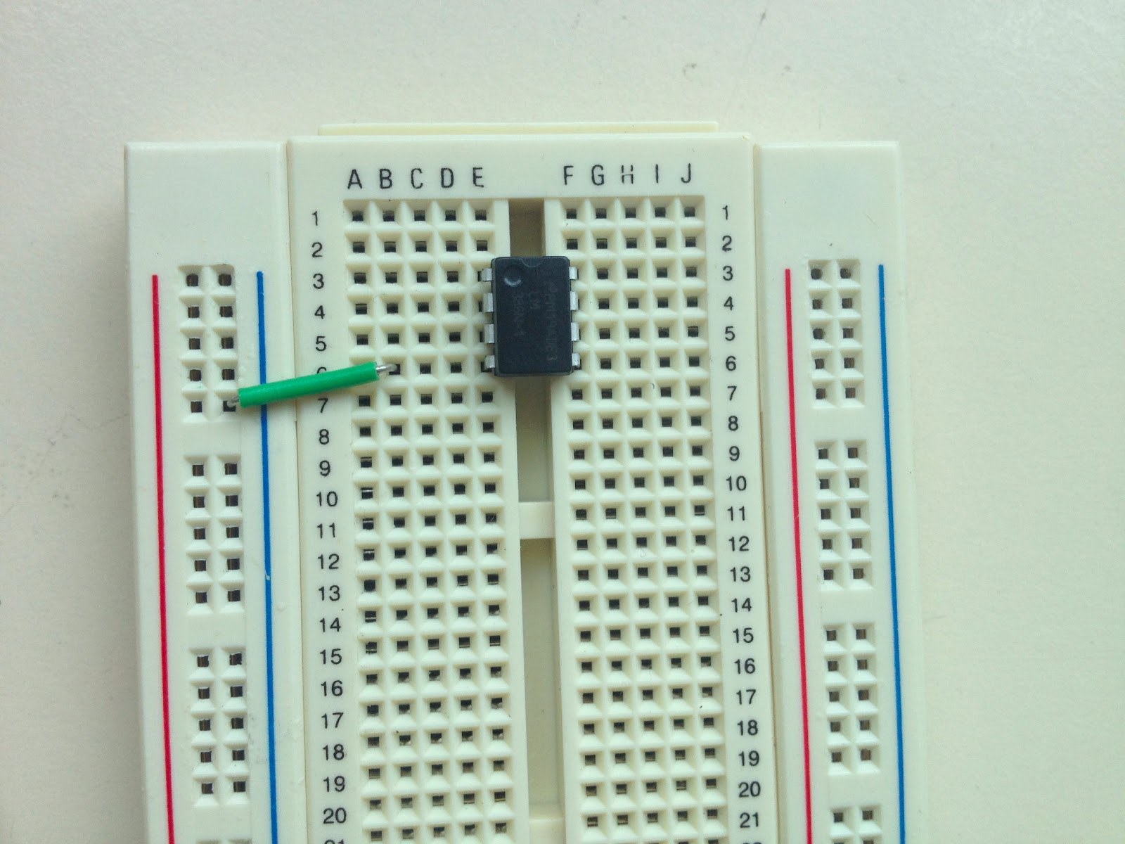 littlescale Breadboard Basics 2 From Schematic to Breadboard Audio Amp