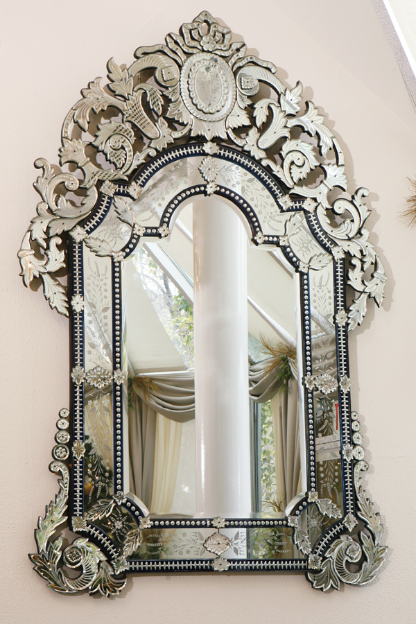 French Beauty Mark: Mirror, Mirror On the Wall