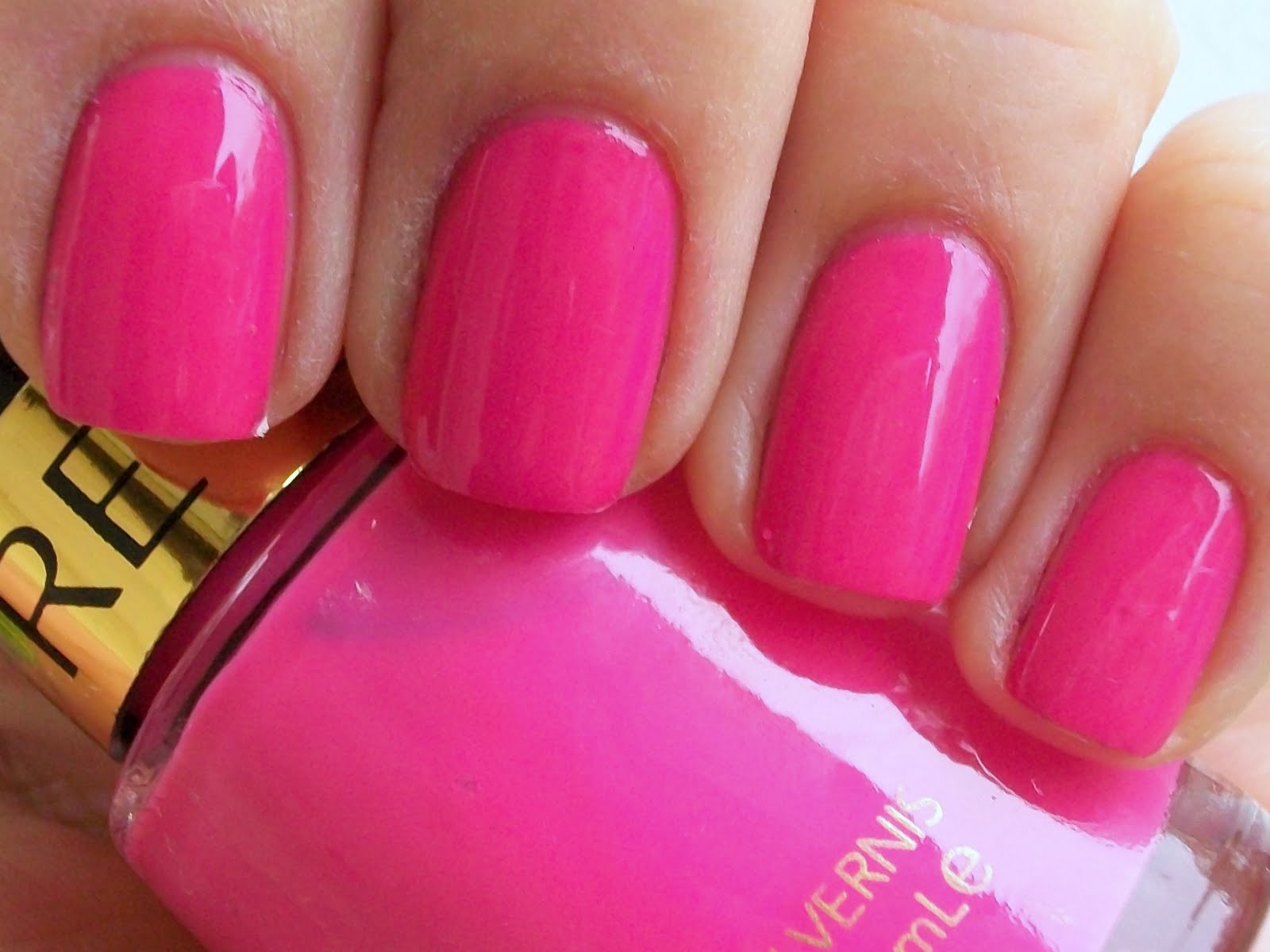 ACRYLIC NAILS What Causes Nail Polish Bubbles? ACRYLIC NAILS