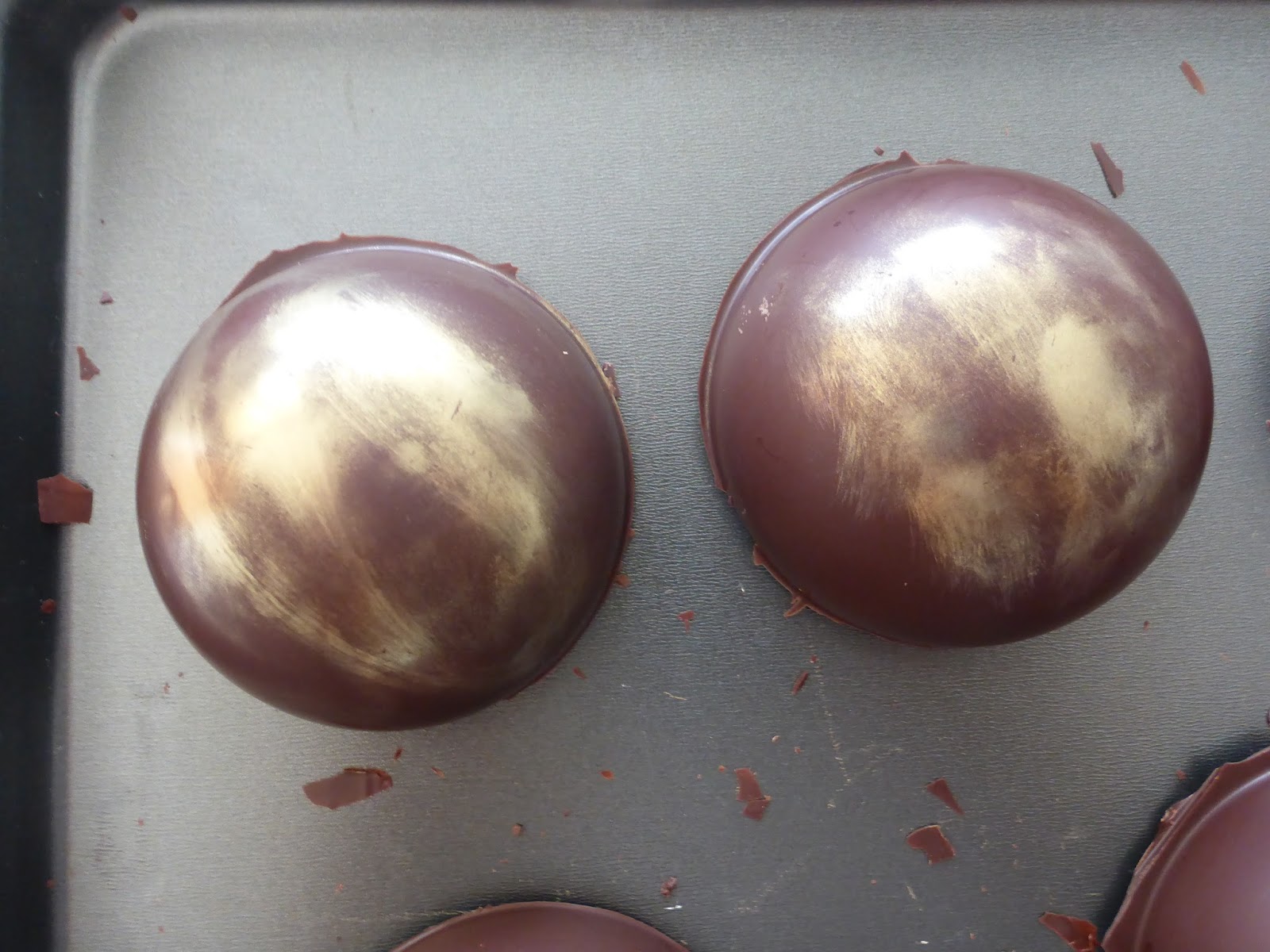 Dark chocolate spheres