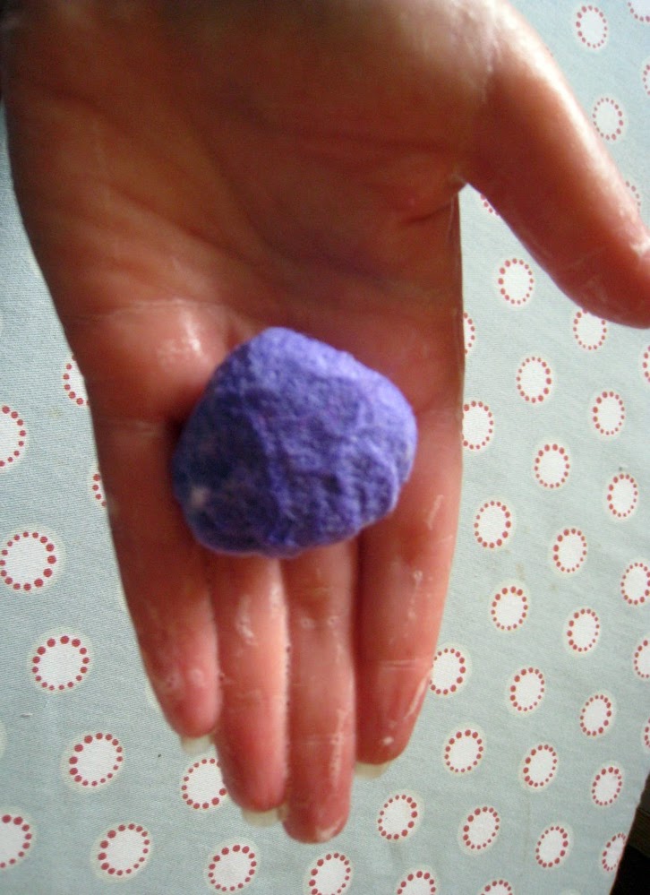 RosMadeMe Felt Up? A felt beads tutorial