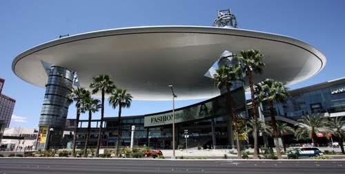 USA, Nevada, Las Vegas, The Strip, Fashion Show Mall, runway