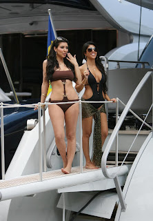 High Quality Images of Kim Kardashians in Bikini