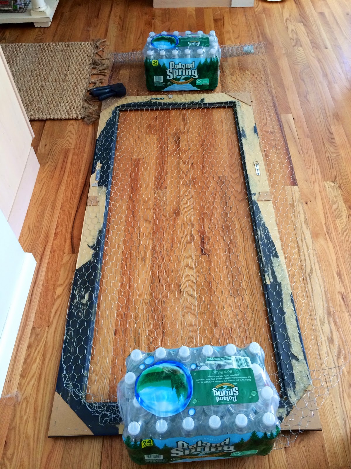 Gracie Blue Children's Wall Art Display {DIY Chicken Wire Art Frame}