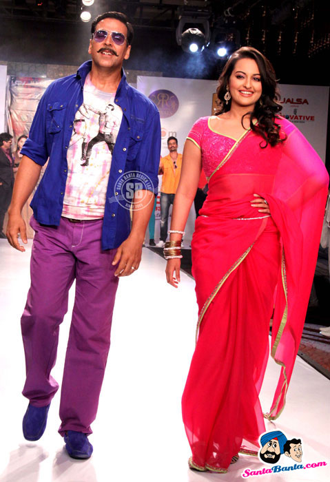 Akshay Kumar and Sonakshi SInh - (2) - Rajasthan Fashion Week 2012