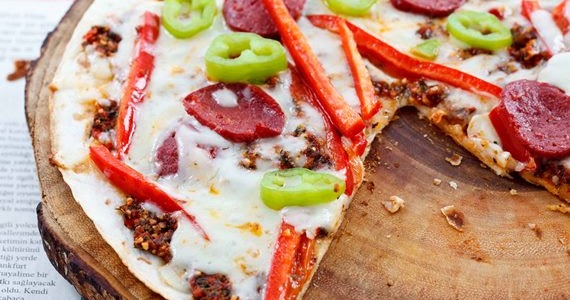 Aly Lavaş Tortilla ile Pizza yapımı! ( Lavaş Pizza ) Aly Lavaş
