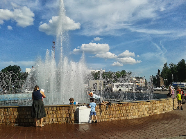 фонтан на площади подольск