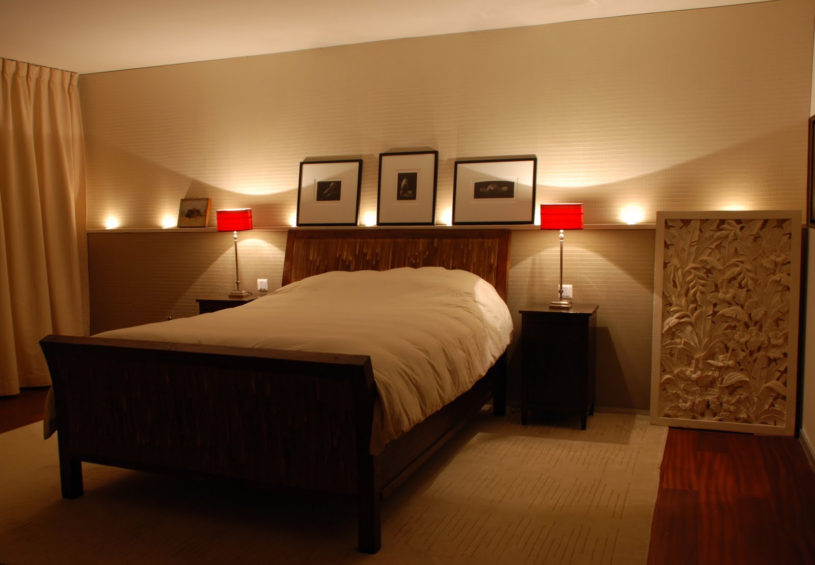Luxury Apartment in Herrliberg: Master Bedroom at Night