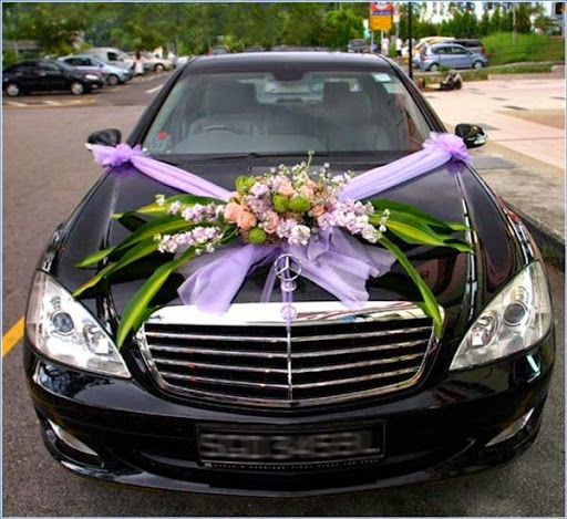 Model rangkaian bunga untuk mobil pengantin atau kendaraan pernikahan 2017/2018 Model rangkaian bunga untuk mobil pengantin atau kendaraan pernikahan 2017/2018