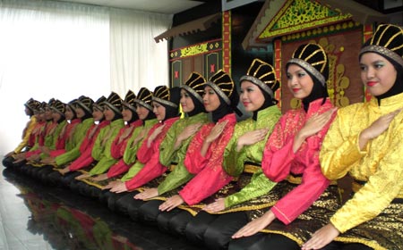 Indonesia&hellip;Pengetahuan&hellip;and Me: Tari Saman