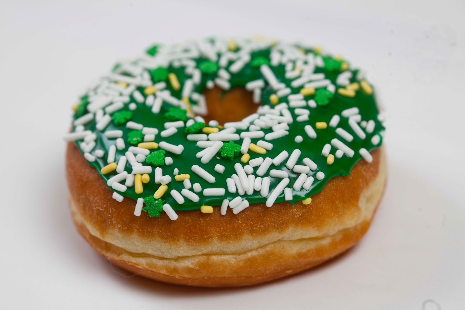 Dunkin' Donuts at it Again with St. Patrick's Day Themed Dunkin' Donuts at it Again with St. Patrick's Day Themed