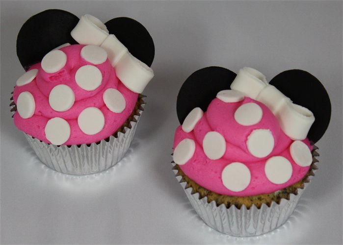 Minnie Mouse Wedding Cupcakes by Fanny Cakes Phone 631 8488155