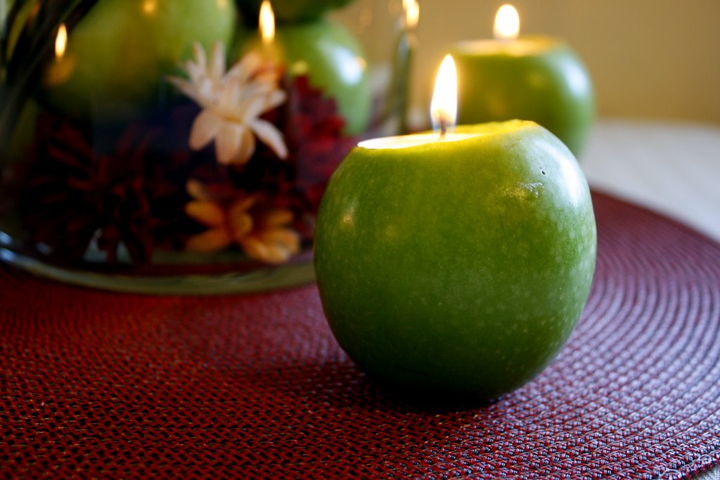 iDoItMyself DIY Apple Candles