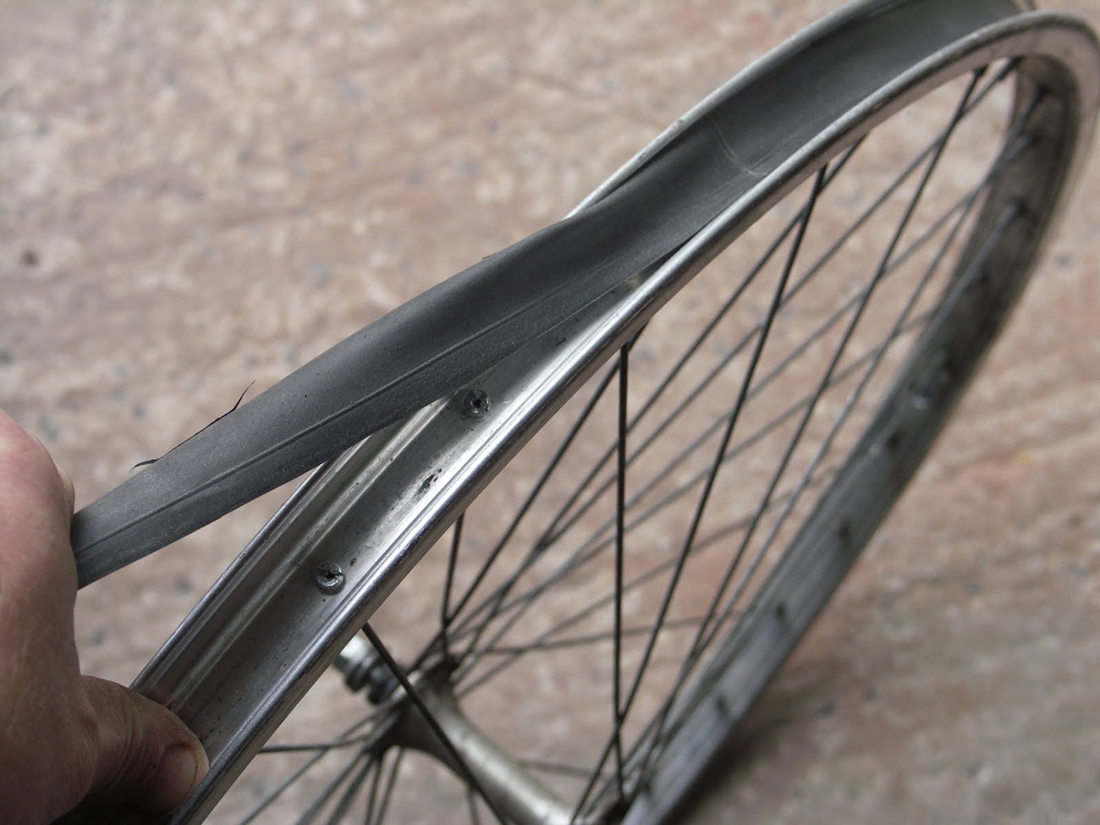 Bikes Etc 5 quick things to make with an old inner tube