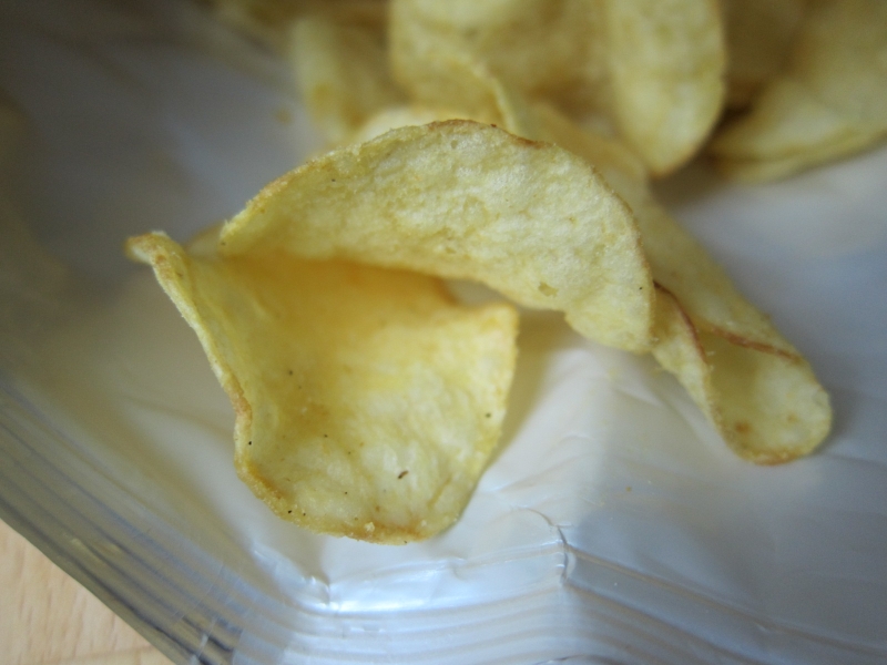Review Lay's Cheesy Garlic Bread Potato Chips Brand Eating