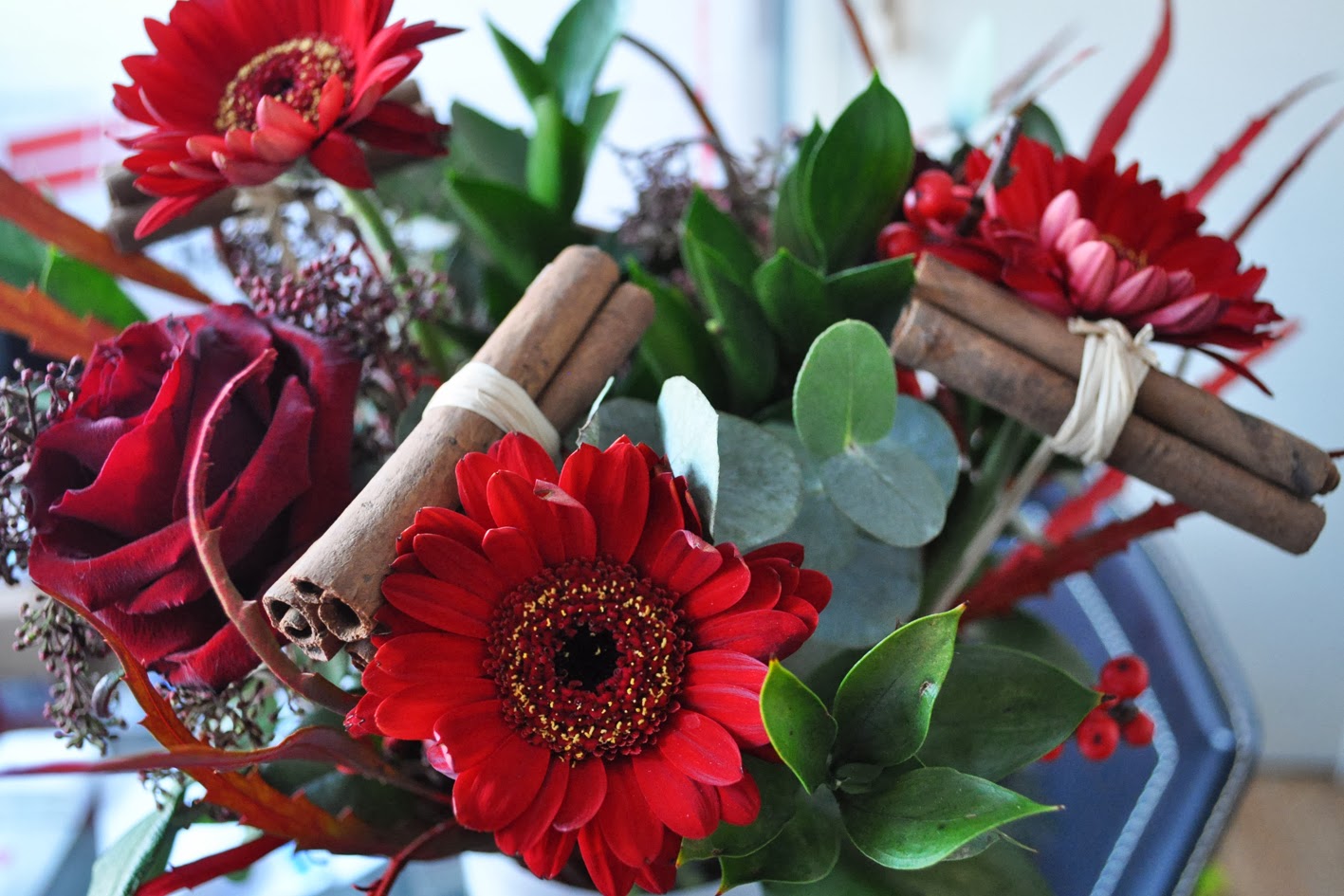 ... , beauty and lifestyle blog.: Review: Debenhams Christmas Flowers