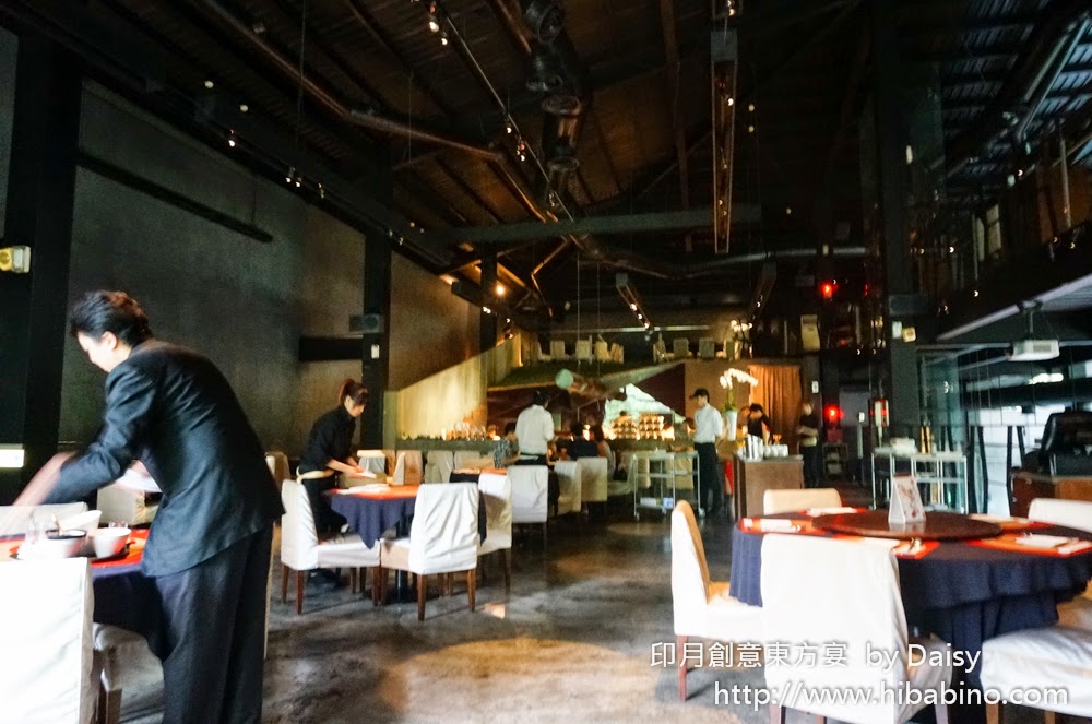 [食記] 台中‧市政路 創意烤鴨新吃法！每日限量‧藝鴨三吃 印月創意東方宴