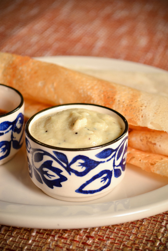 Tamil Nadu Style Coconut Chutney Chutney for Dosa / Idli kurryleaves