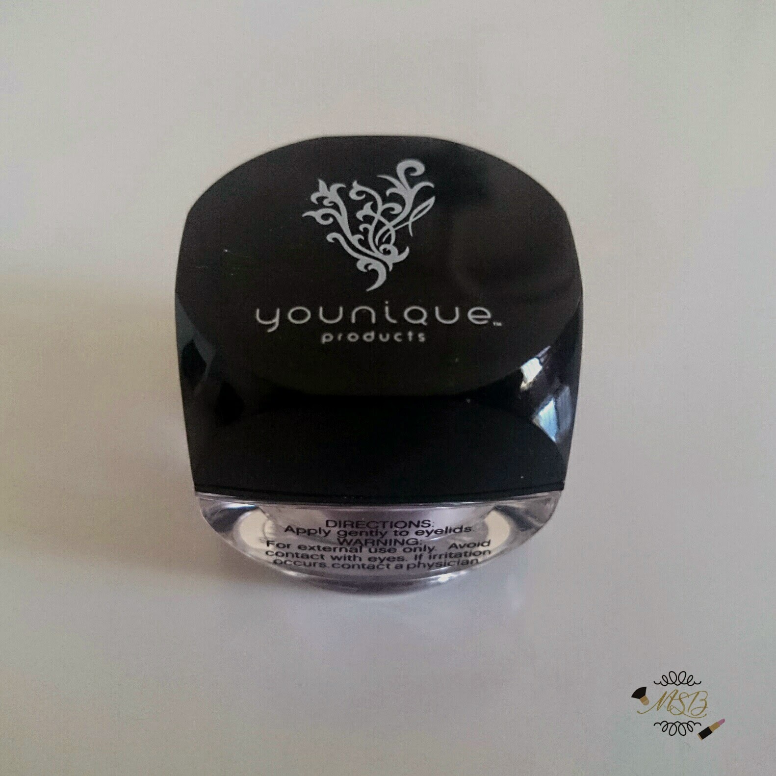 Masquer des taches de pigment avec laide du maquillage