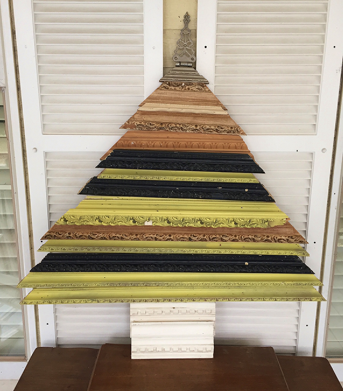 Margo's Junkin Journal 2015 Christmas Tree Project with Old frames and