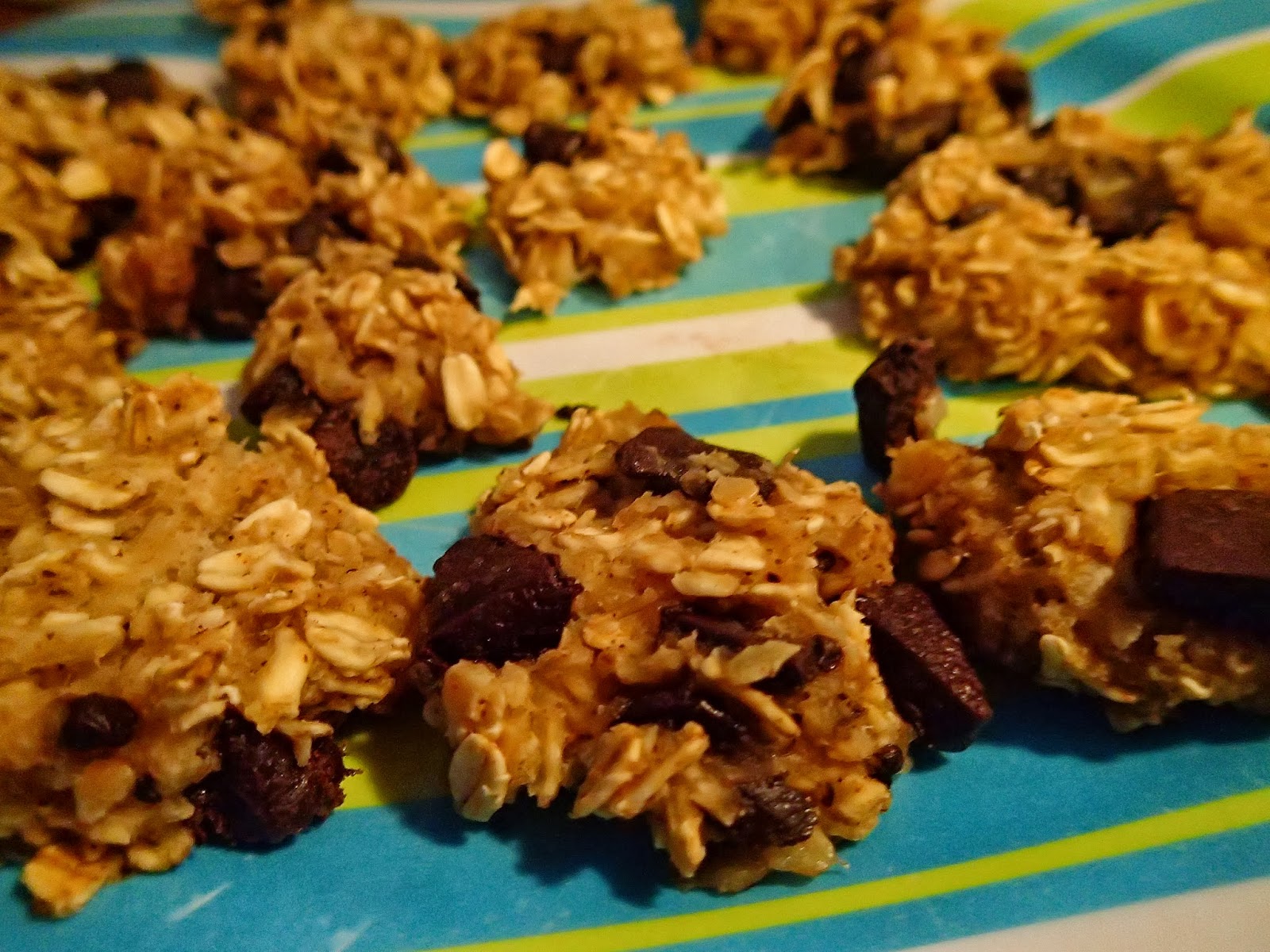 Knead to Know Oatmeal Applesauce Cookies (no sugar or flour added)