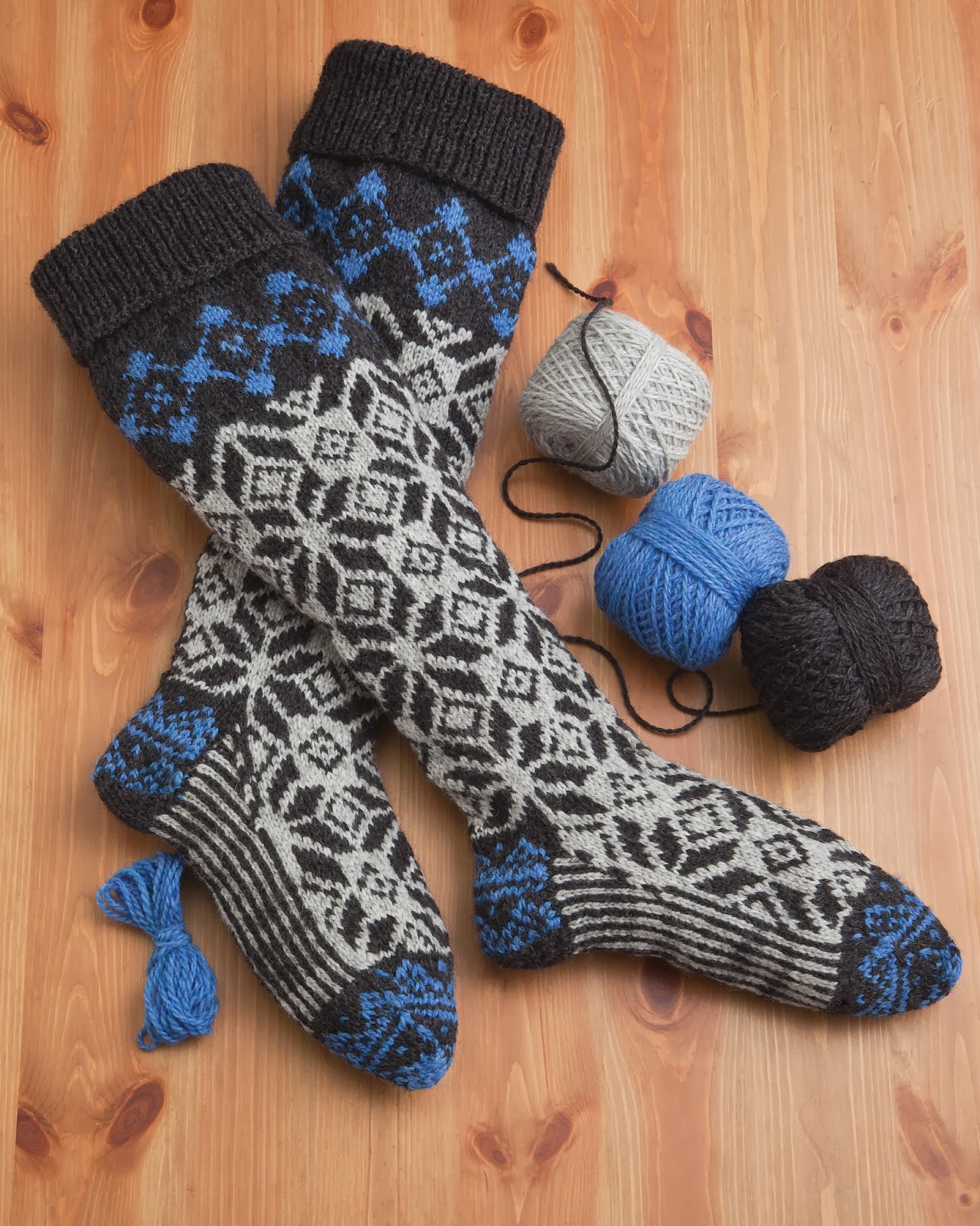 Woolen Collectibles Kalispell, MT Fair Isle Stockings Pattern 12 60 Quick Knits from