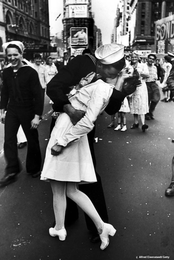 times square kiss 1945. all seen this famous kiss,