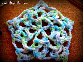 Free Crochet Pattern/Flower Pentagon http://www.niftynnifer.com/2014/03/flower-pentagon-free-crochet-pattern-by.html #Crochetpentagon #Crochet #Crochetflower