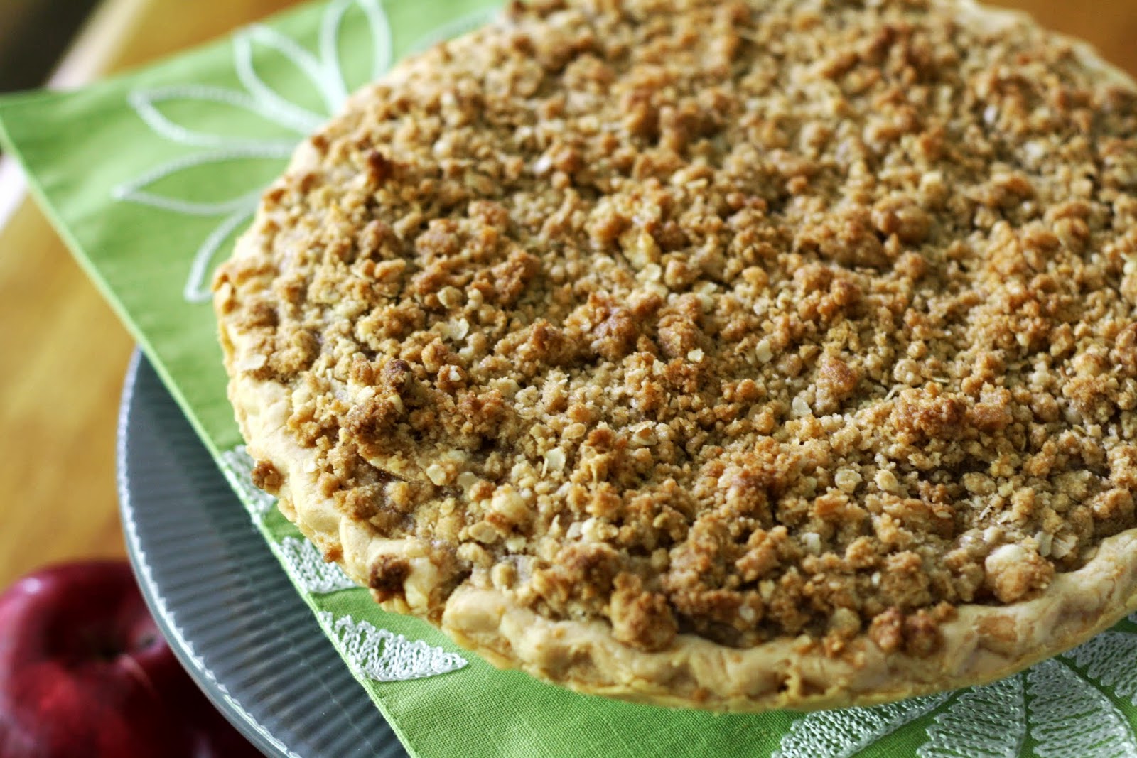 Making Mama's Kitchen Dutch Apple Pie (using homemade canned filling)