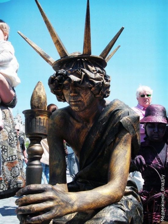 Living Statues