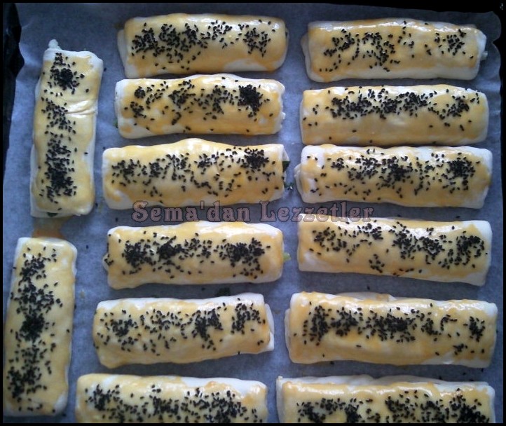 Semadan Lezzetler ISPANAKLI MAYALI BÖREK