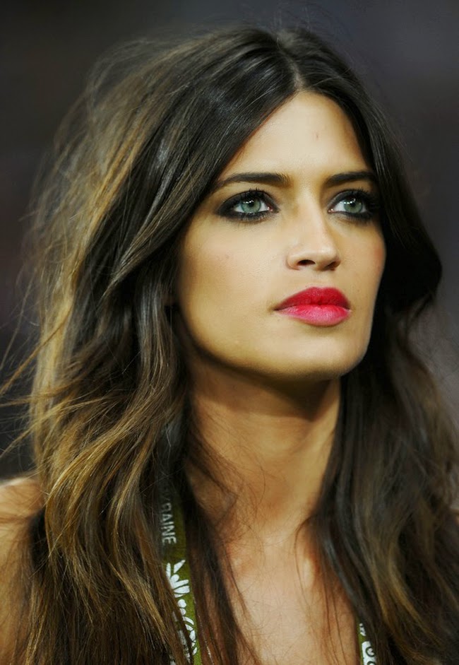 7 nữ phóng viên World Cup gây sốt vì quá xinh đẹp