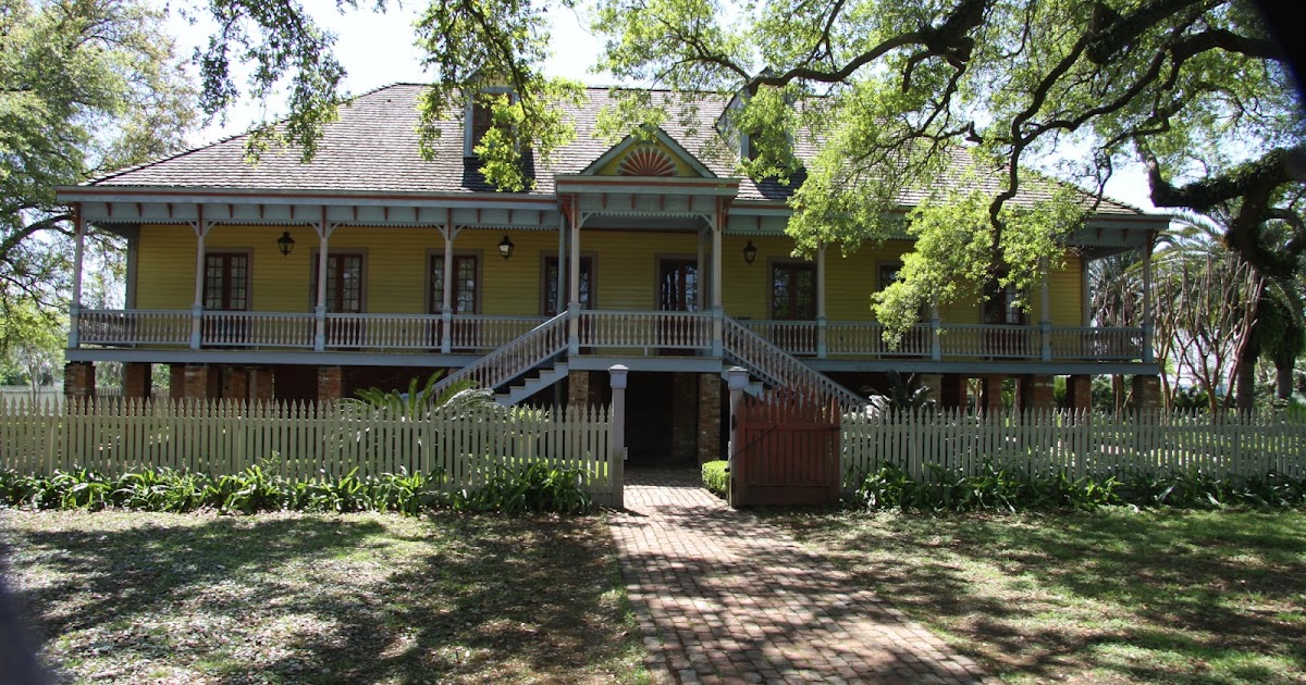 It's a Small Town Life! The Laura Plantation