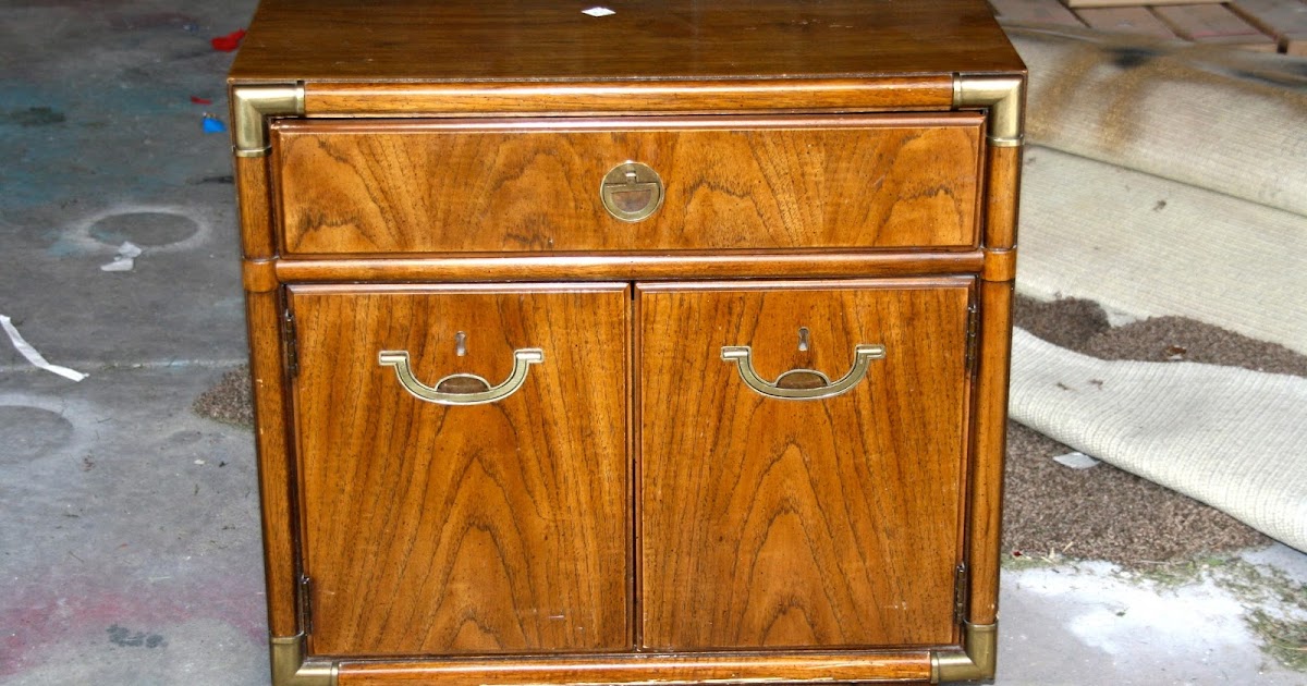 retropolitan Make it Monday under 10 nightstand revamp