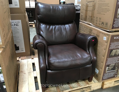 Lazy Sundays deserve a Synergy Home Furnishings Leather Recliner