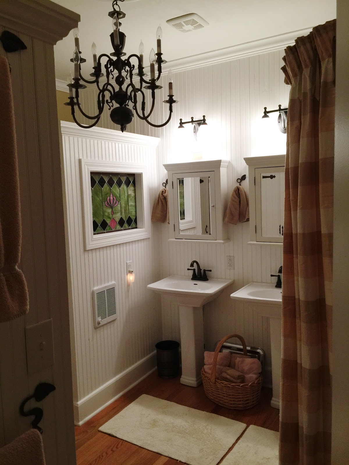 The Honey Pot Dogwood Cottage B&B in Eupora, Mississippi {Hanging with