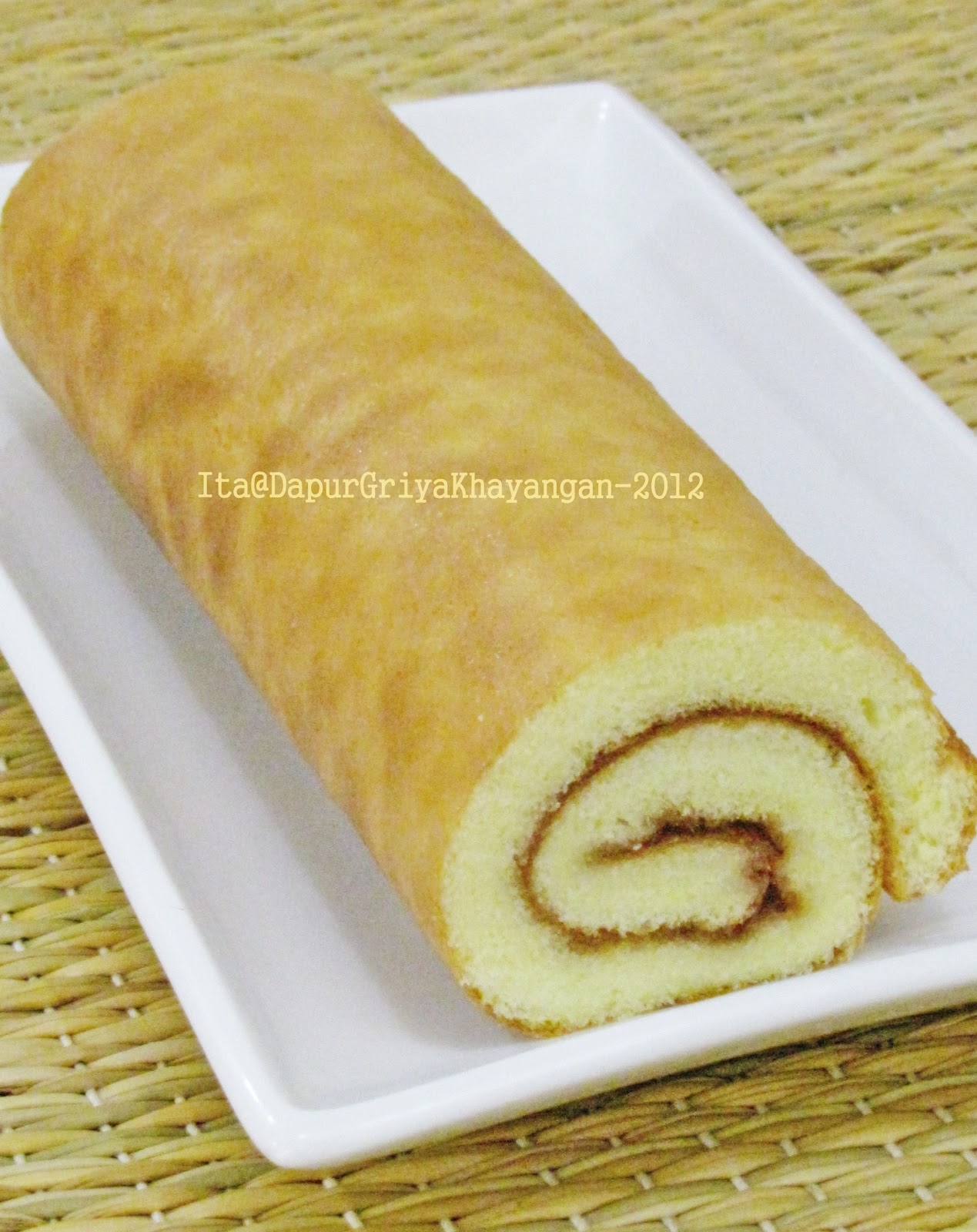 Dapur Griya Khayangan: Bolu Gulung Klasik Dan Ekonomis