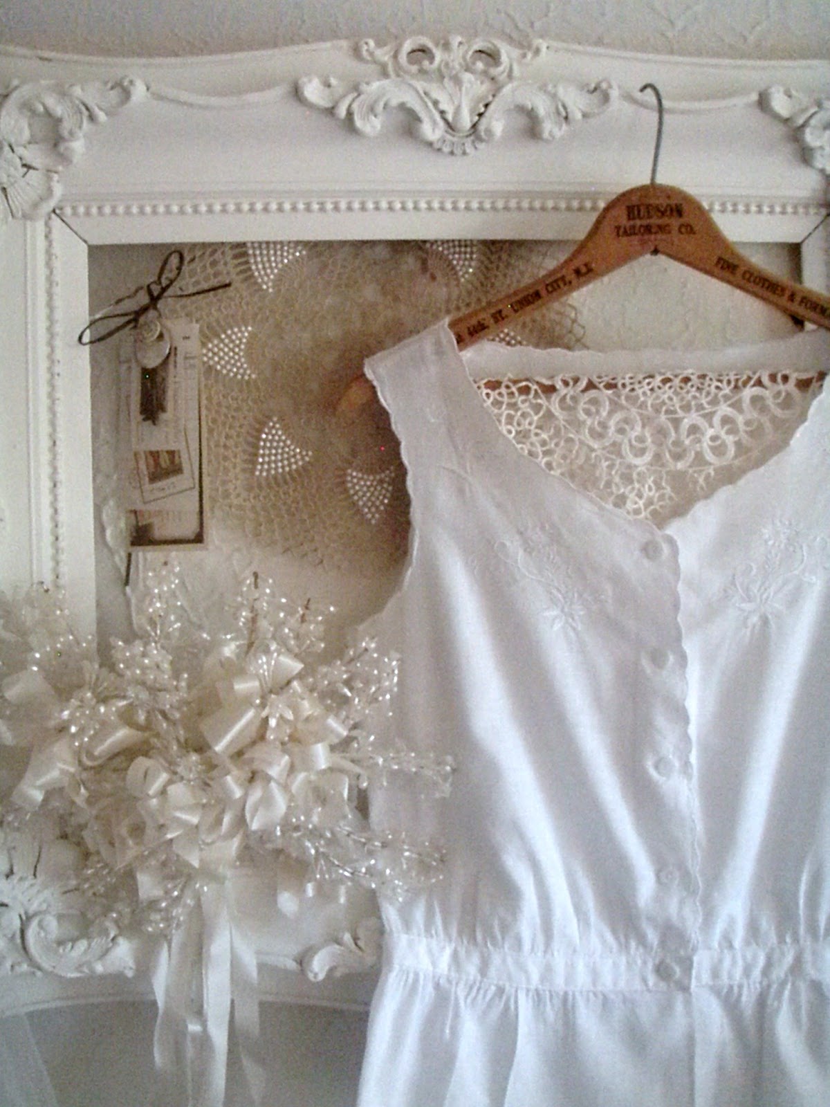 Cabin & Cottage : Vintage Veil & Bouquet