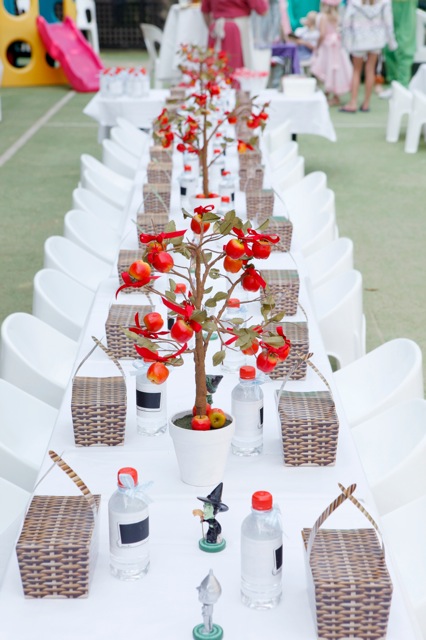 Here 39s one of my favorite decoration ideas apple tree centerpieces