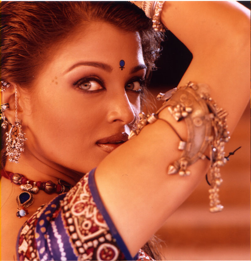 Shakthi: The Power (2002) Aishwarya+rai+in+shakti+1
