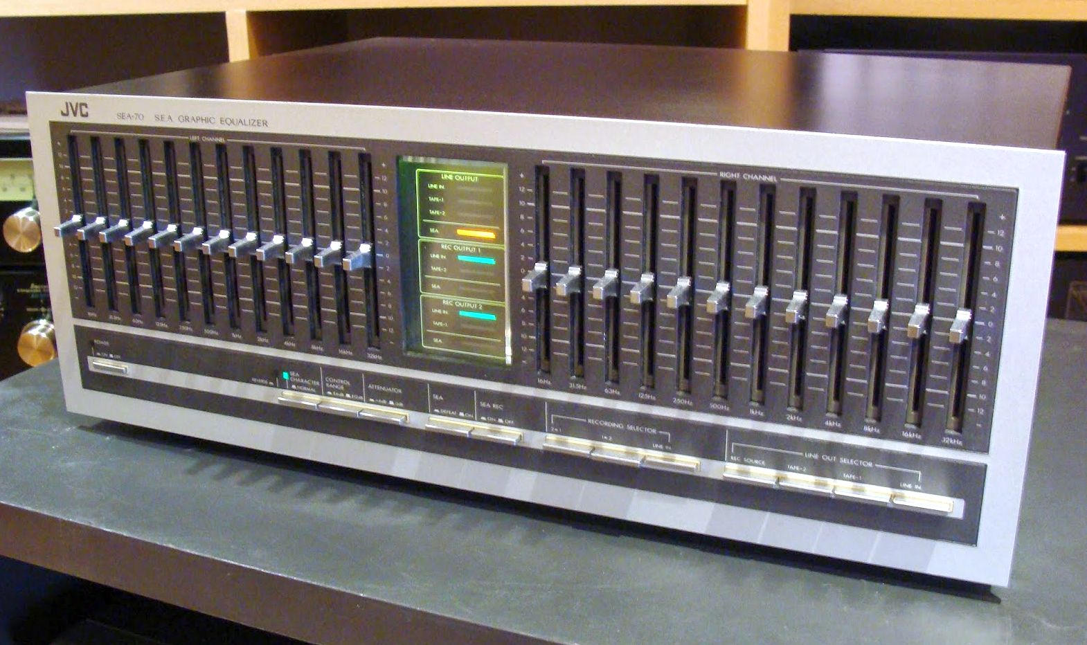 JVC SEA70 Graphic Equalizer AudioBaza