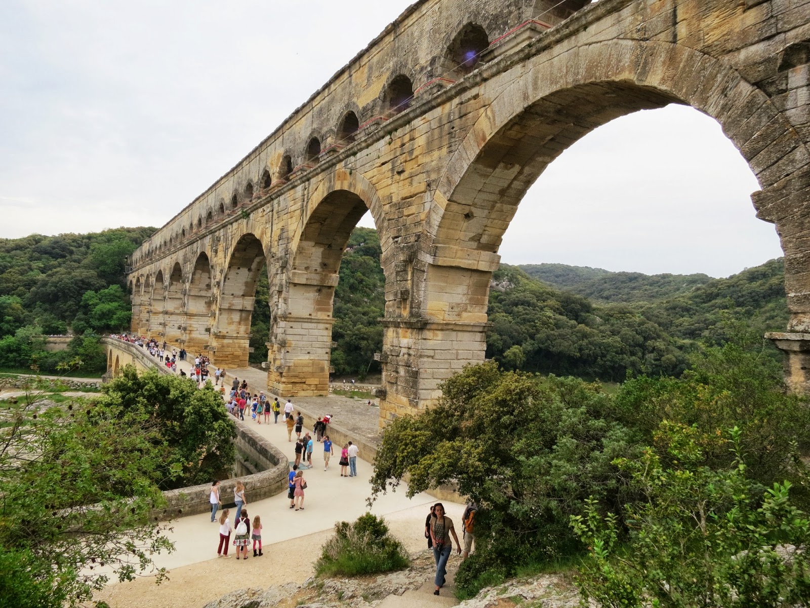 法國： 屹立千年的嘉德水道橋